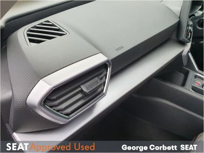 2025 SEAT Leon