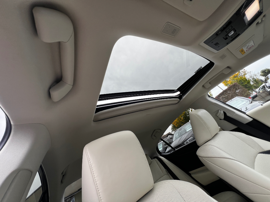 2022 Lexus ES 300h