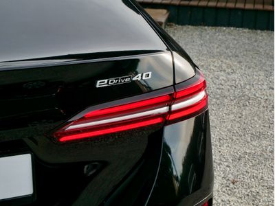 2024 BMW i5