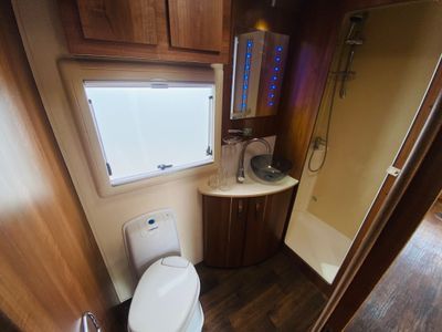 2013 AUTOSLEEPER BROADWAY LOW PROFILE R.H.D 