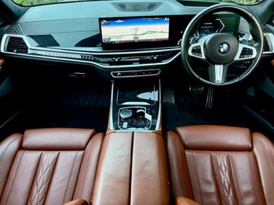 2023 BMW X7