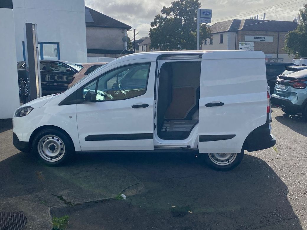 2022 Ford Transit Courier