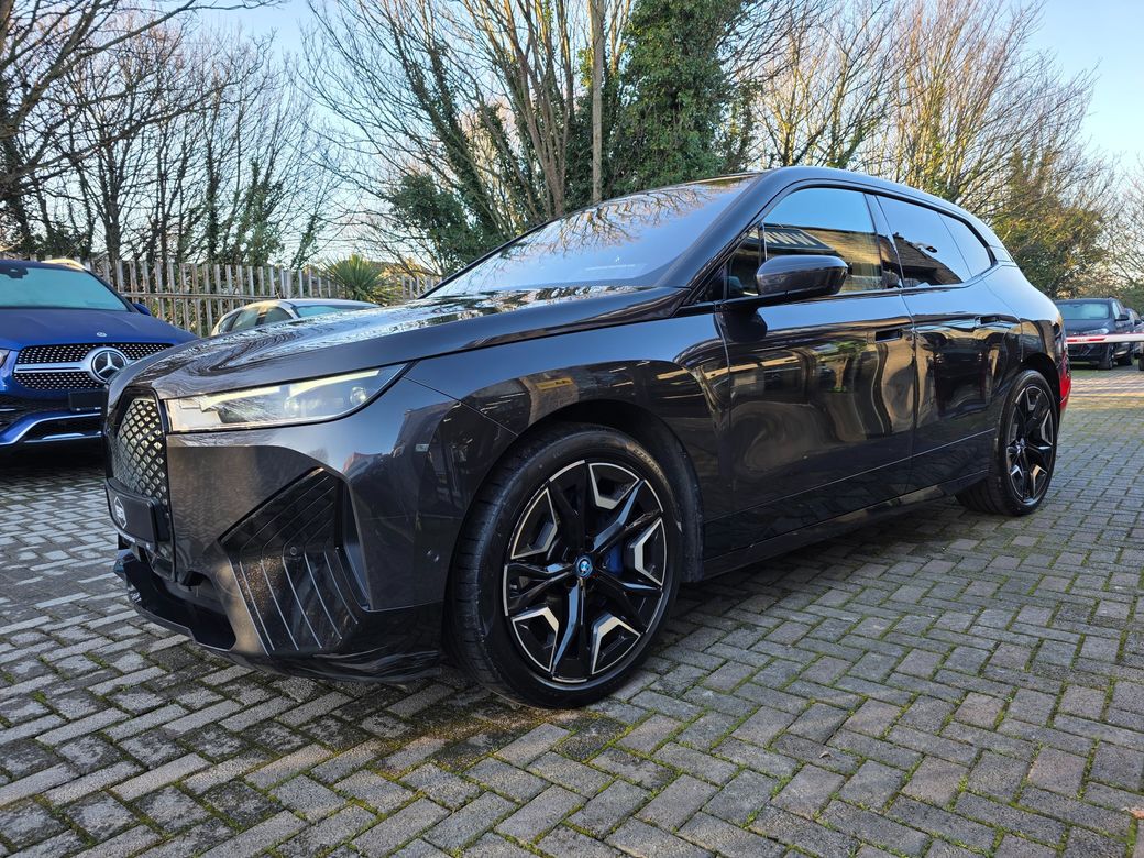 2023 BMW iX