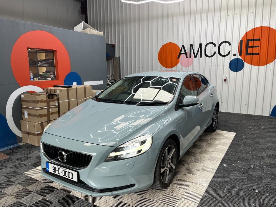 2019 Volvo V40