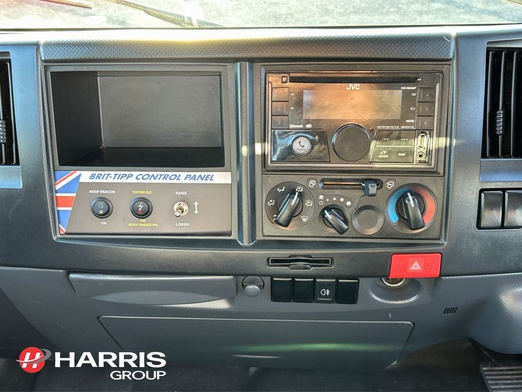 2022 White Isuzu NNR