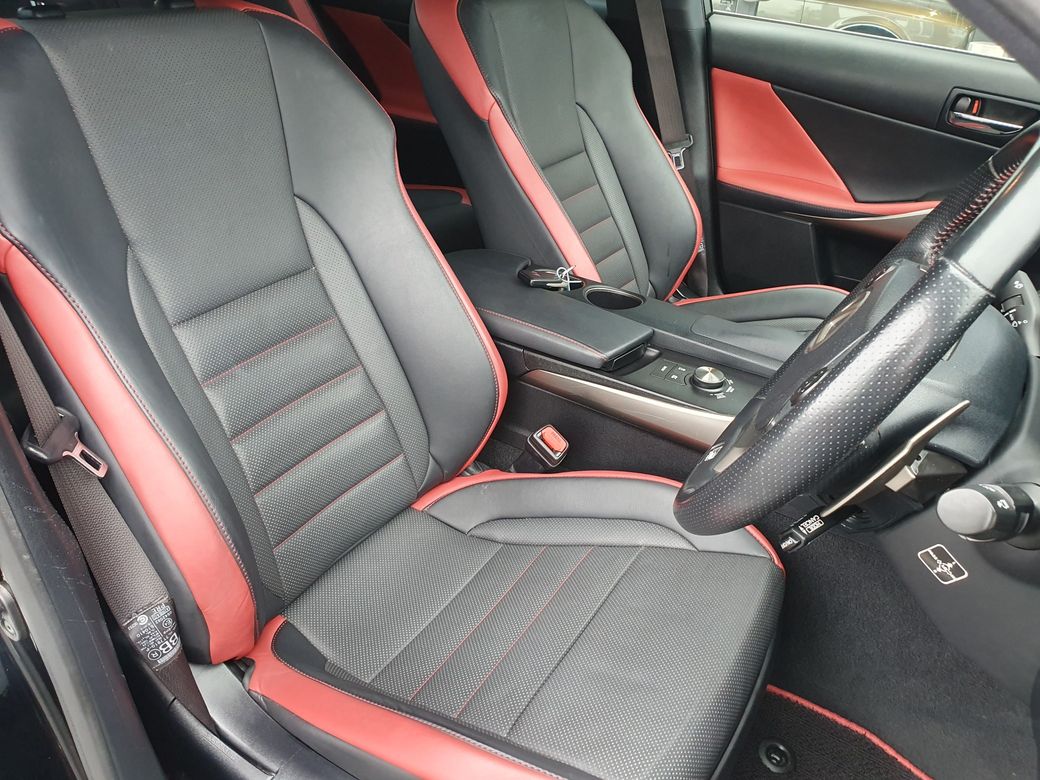 2015 Lexus IS 300h