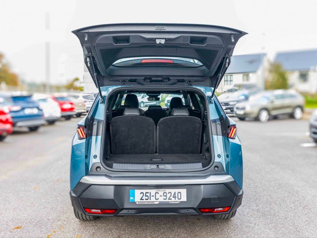 2025 Peugeot 5008