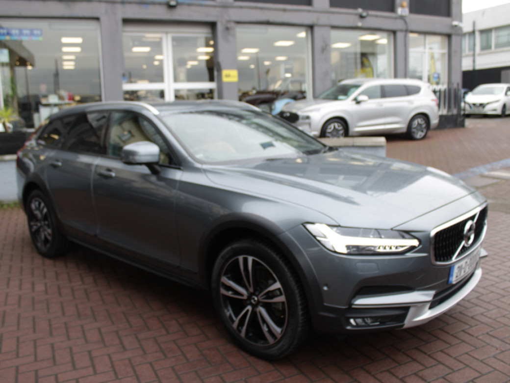 2021 Volvo V90 Cross Country