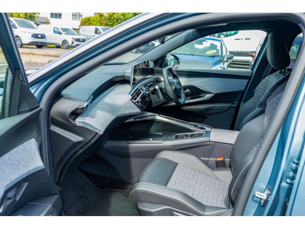 2025 Peugeot 5008