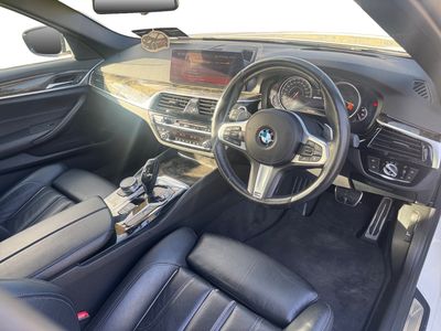 2019 BMW 530