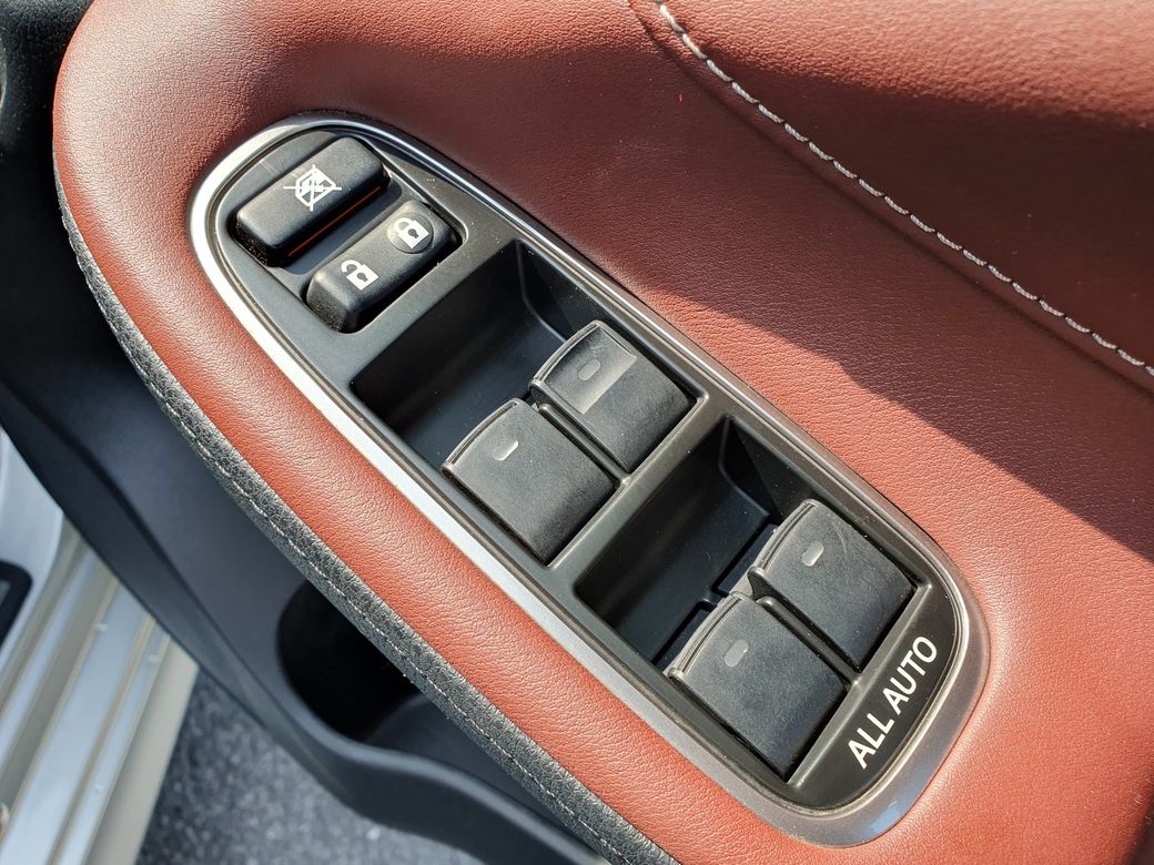 2014 Toyota Crown