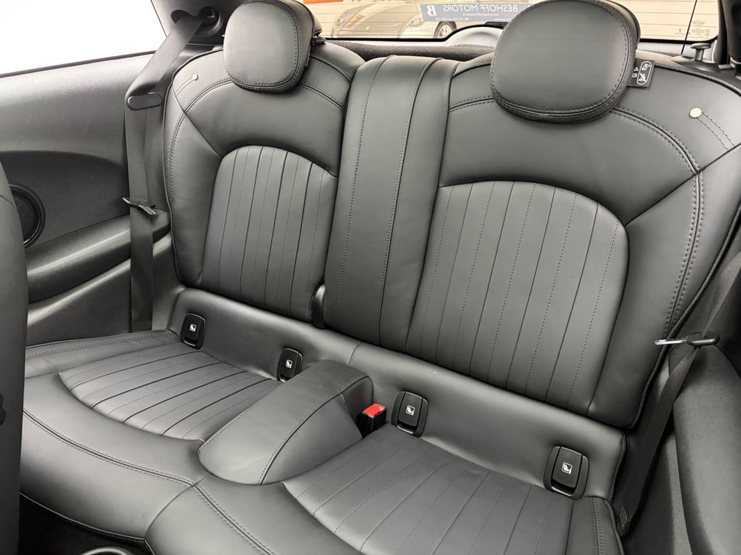 2023 Mini Hatch