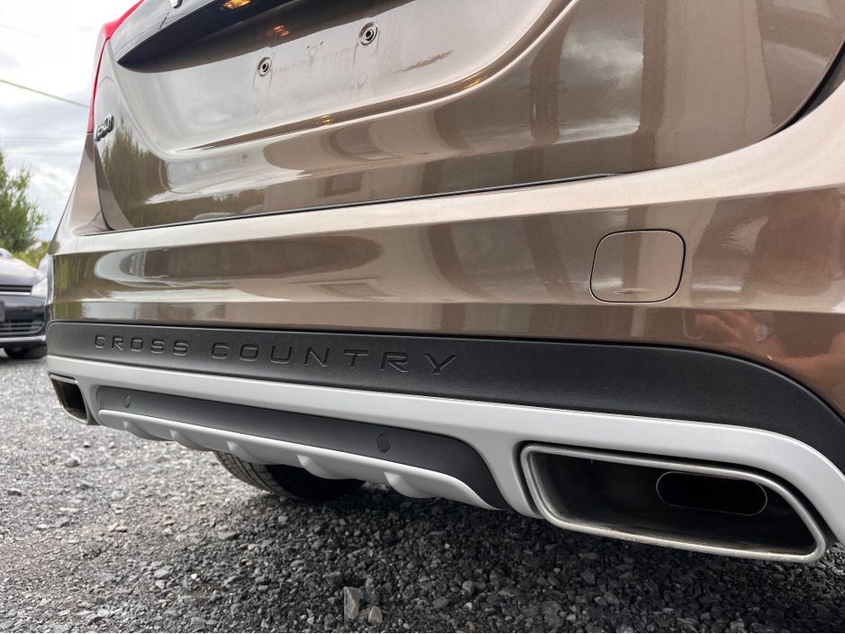 2016 Volvo V60 Cross Country