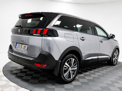 2023 Peugeot 5008