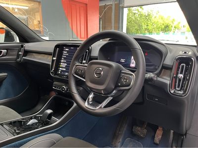 2022 Volvo XC40