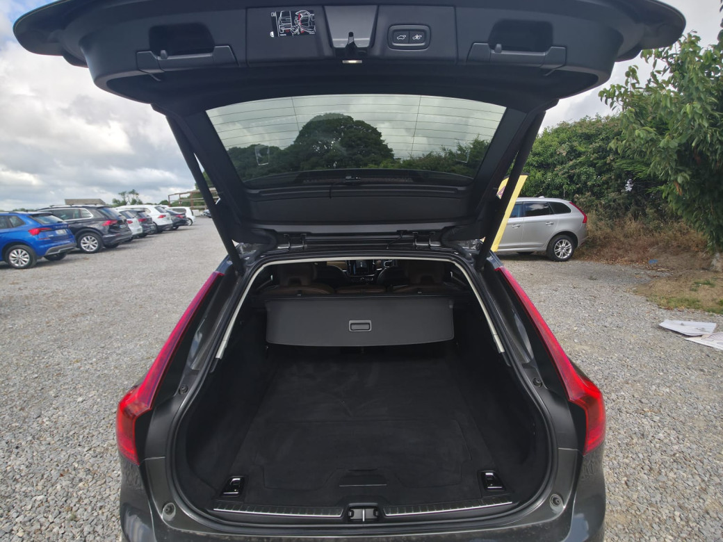 2020 Volvo V90