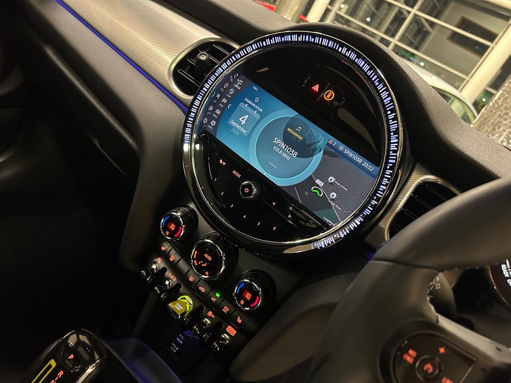 2022 Mini Hatch