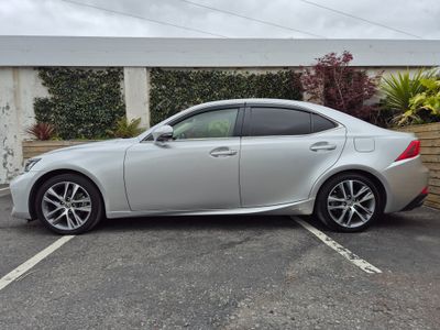 2020 Lexus IS 300h