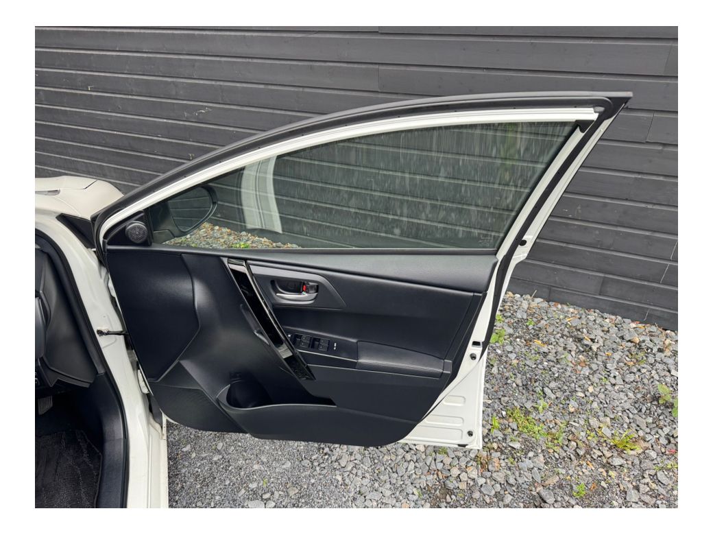 2017 Toyota Auris