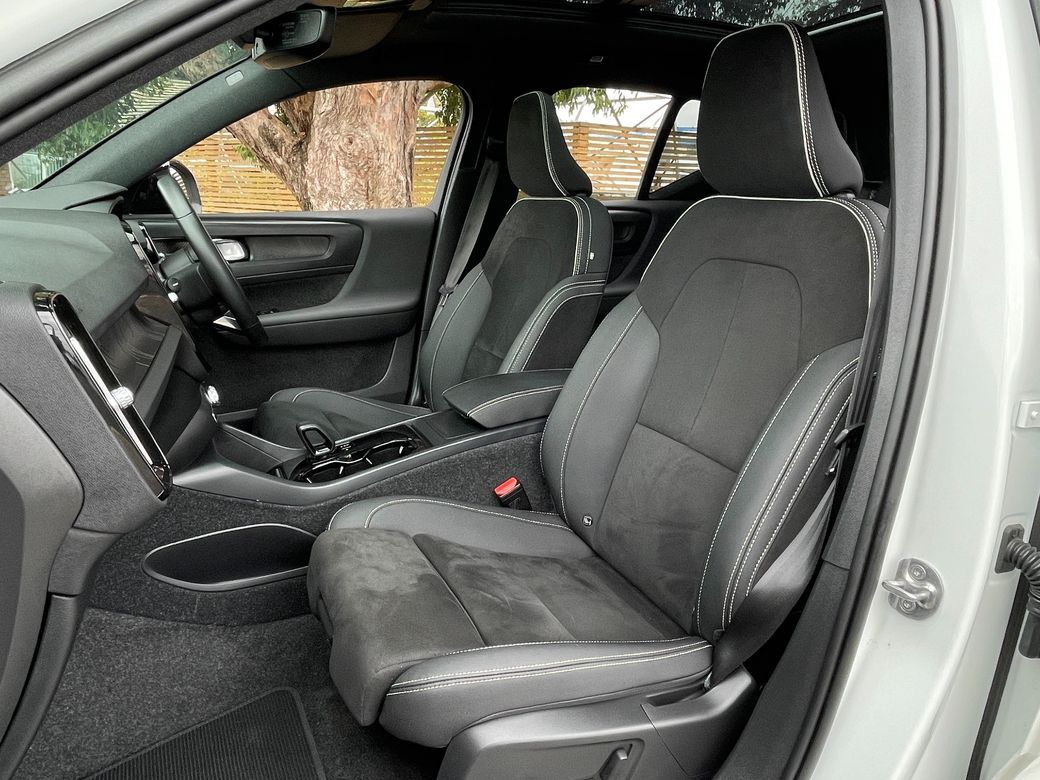 2022 Volvo XC40