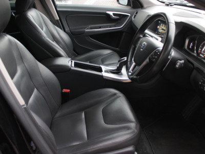 2016 Volvo V60 Cross Country