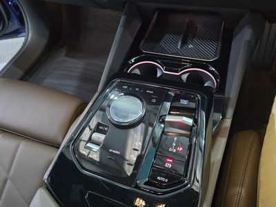 2024 BMW i5