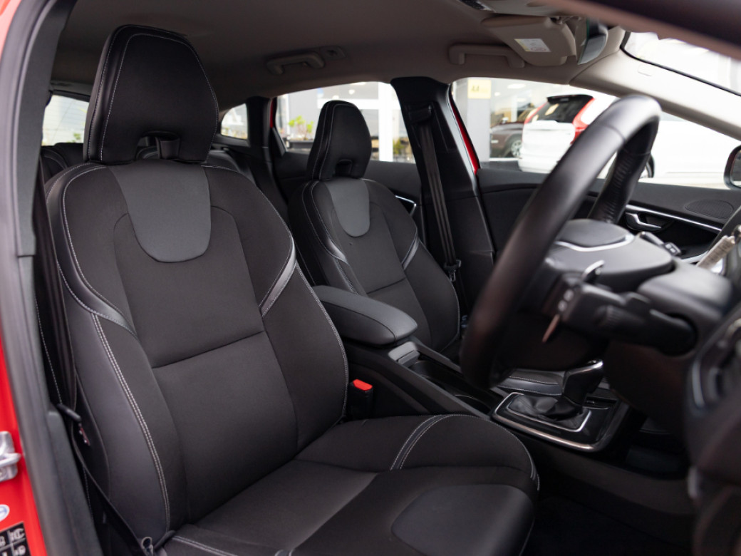 2018 Volvo V40