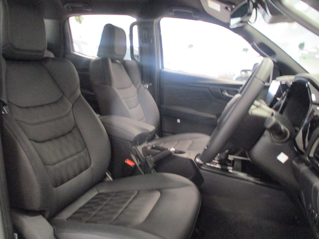 2025 Isuzu D-MAX