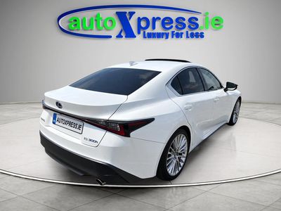 2021 Lexus IS 300h
