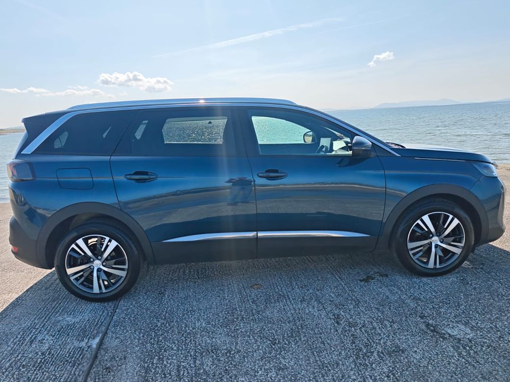 2024 Peugeot 5008