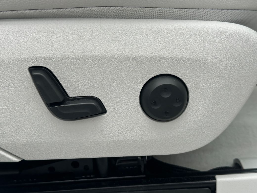 2025 Mercedes-Benz EQE