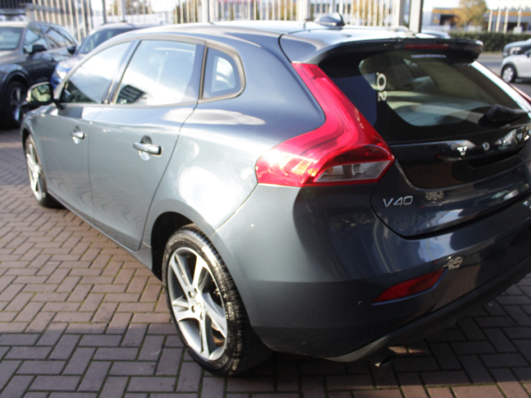 2018 Volvo V40