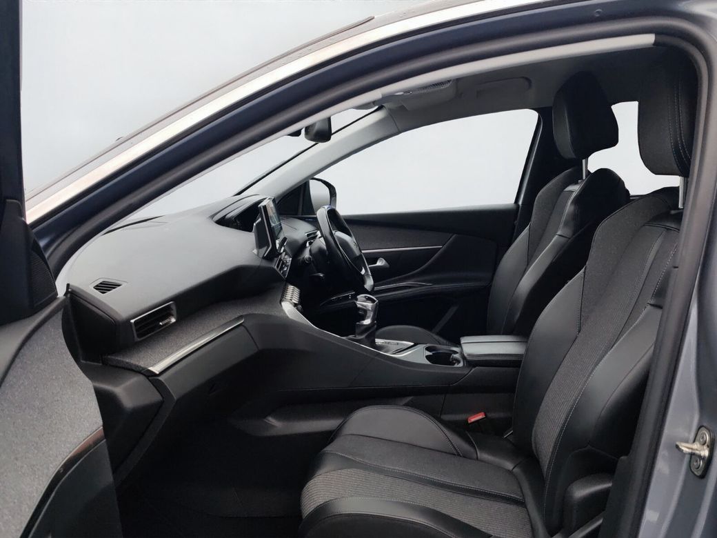 2021 Peugeot 5008
