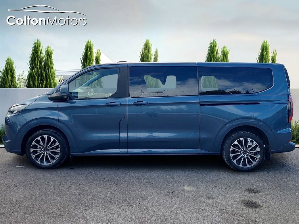 2025 Ford Tourneo Custom