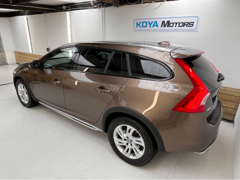 2016 Volvo V60 Cross Country