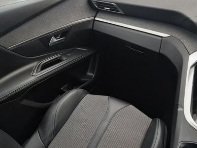 2023 Peugeot 5008
