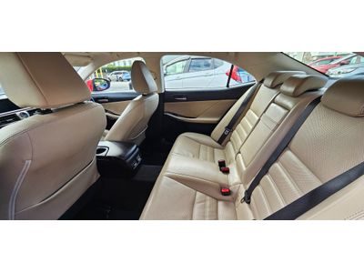 2017 Lexus IS