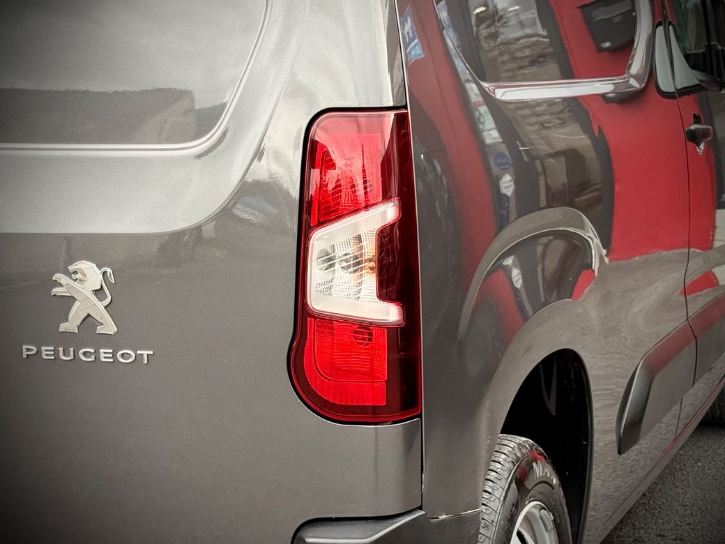 2023 Peugeot Partner