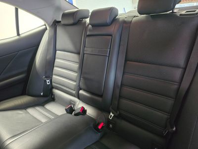2014 Lexus IS 300h