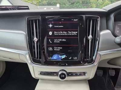 2017 Volvo S90