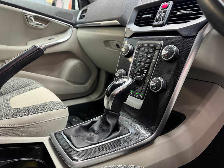 2018 Volvo V40
