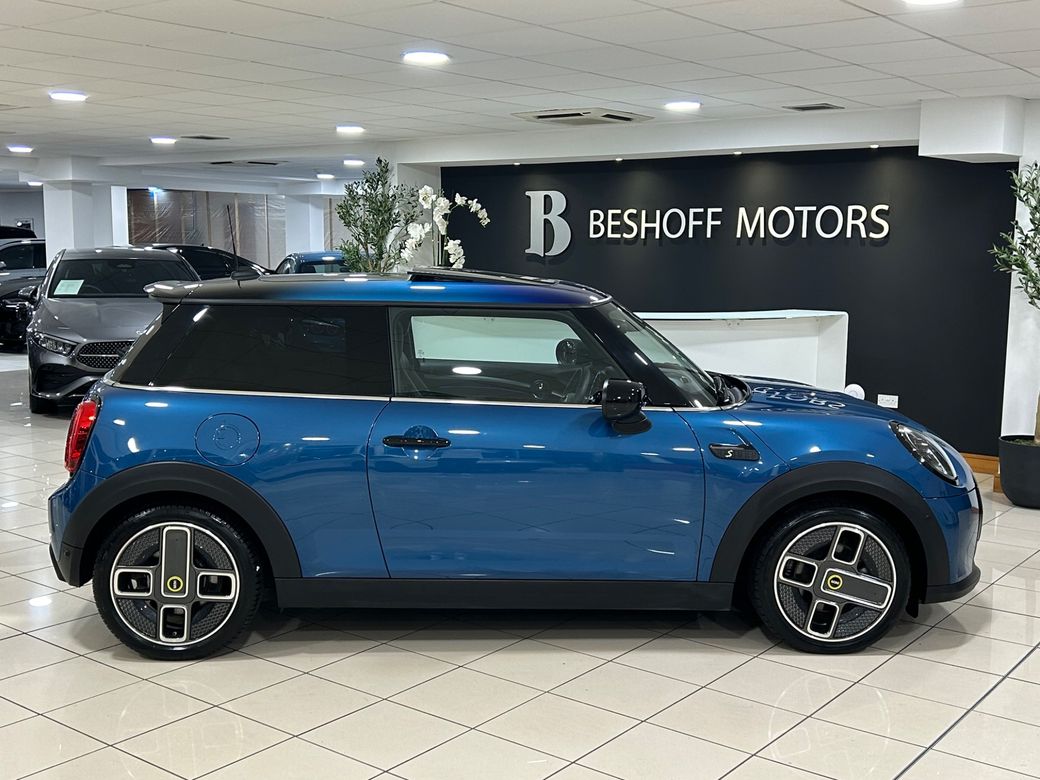 2022 Mini Hatch