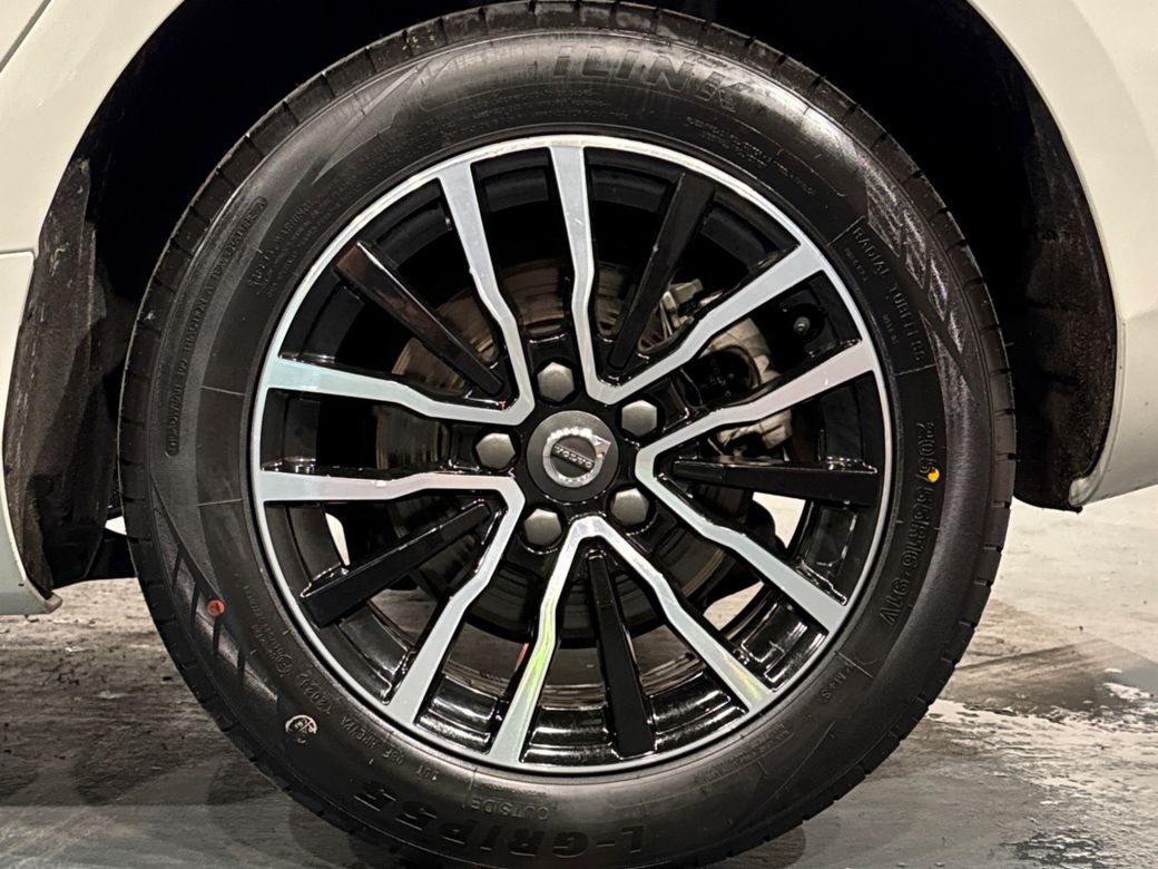 2019 Volvo V40
