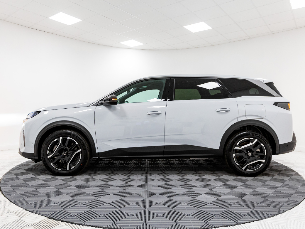 2027 Peugeot 5008