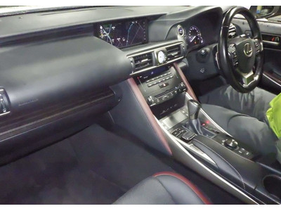 2018 Lexus IS 300h
