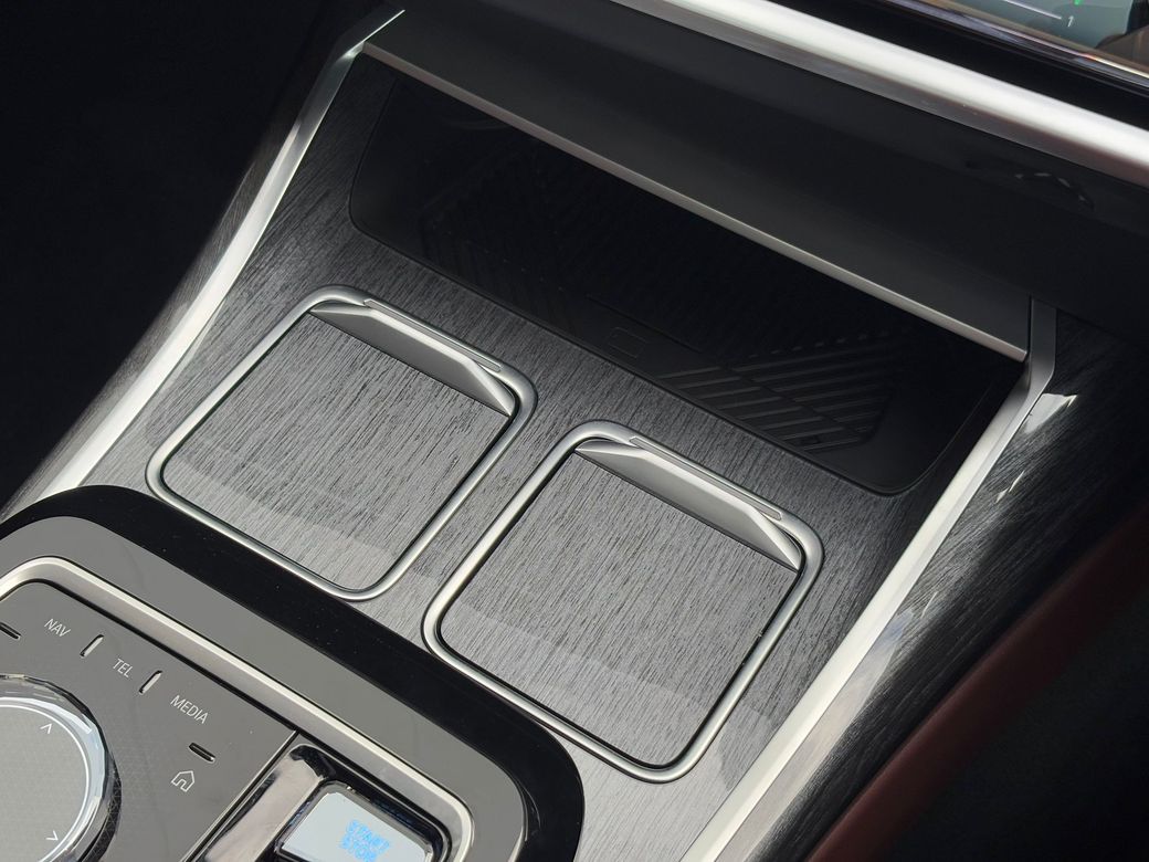 2024 BMW i7
