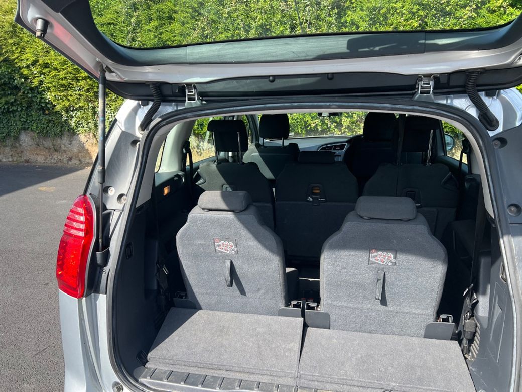 2012 Peugeot 5008