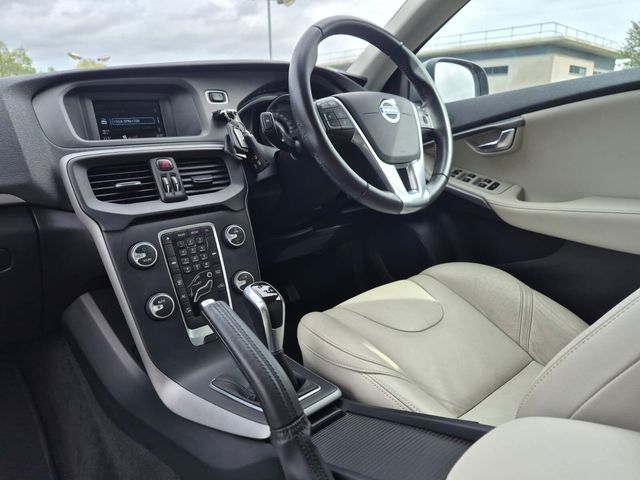 2016 Volvo V40