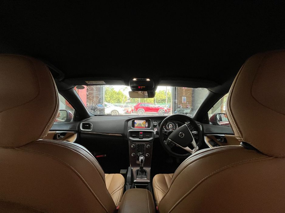 2017 Volvo V40