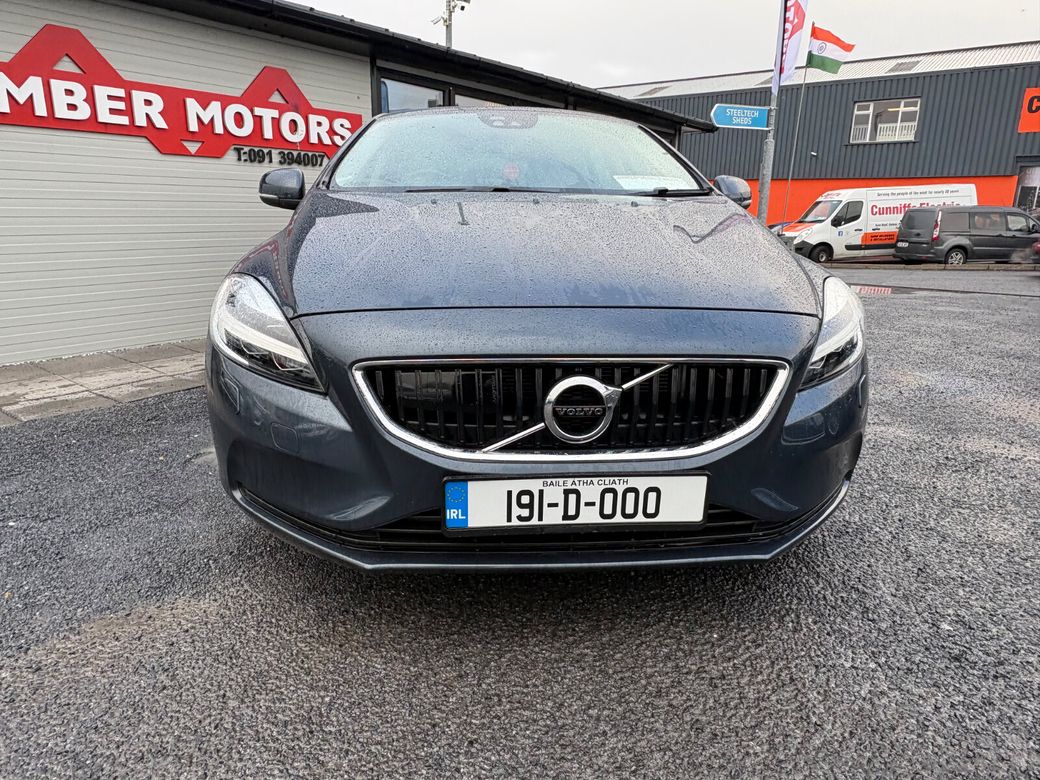 2019 Volvo V40